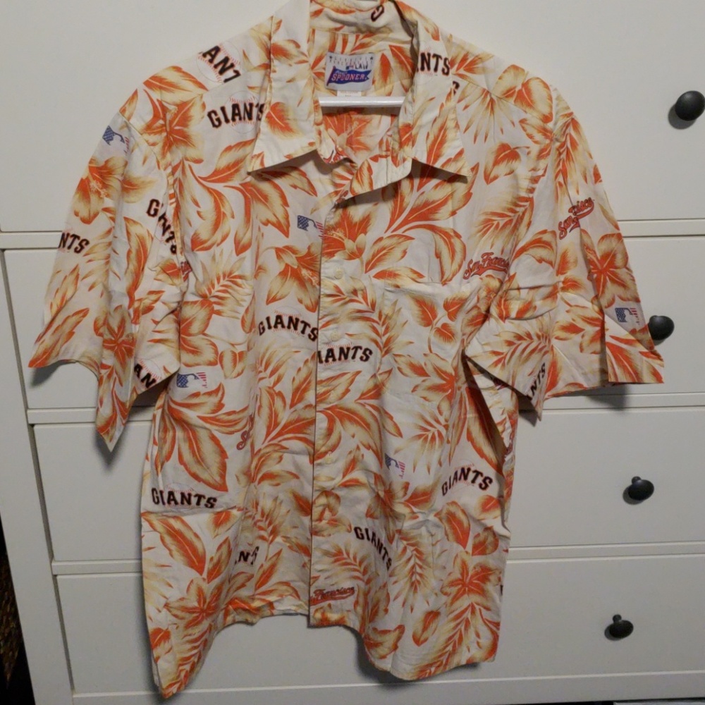 Mens Hawaiian giants button down shirt